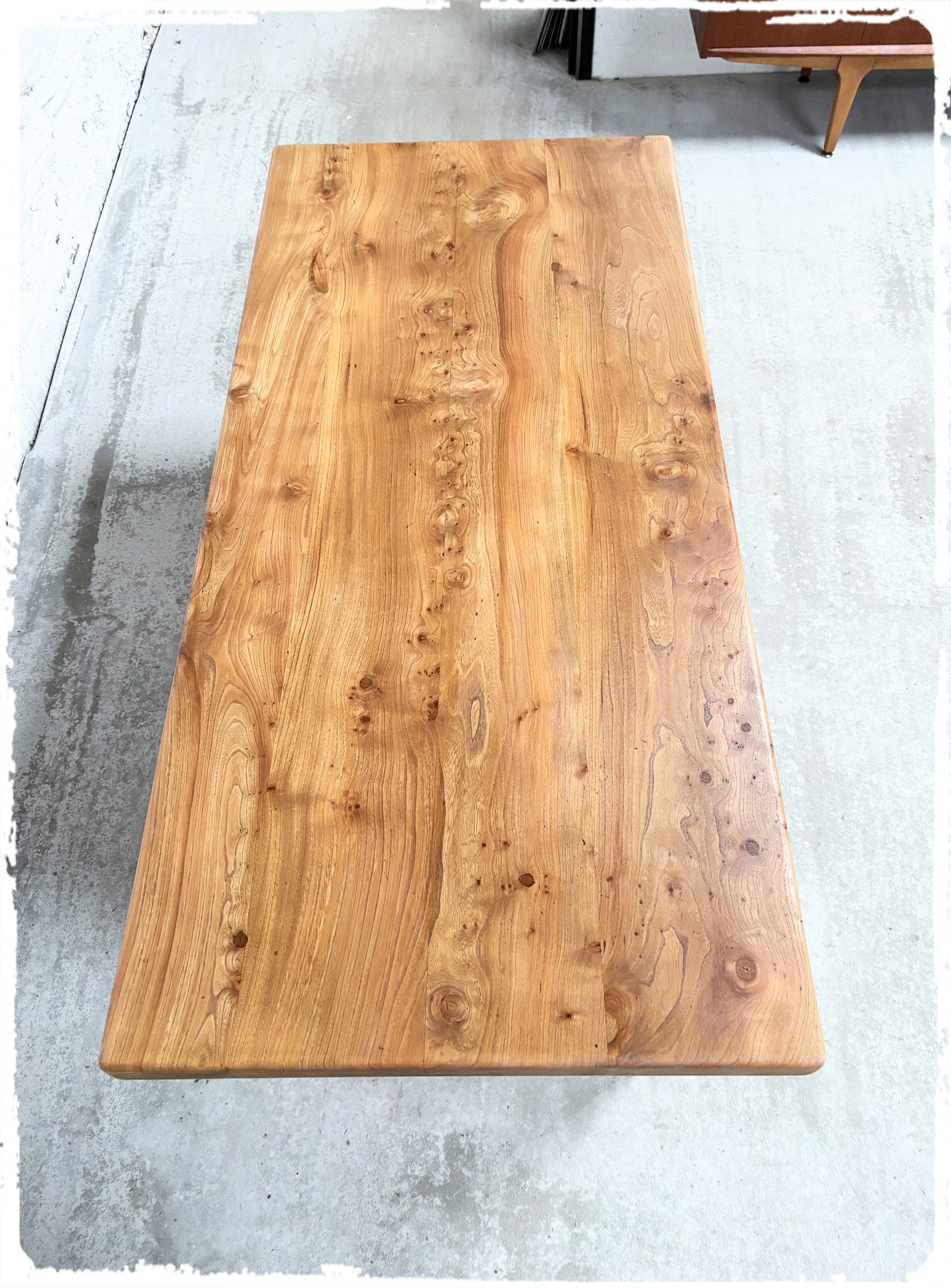 Ancienne Petite Table de Ferme Vintage en Orme Massif