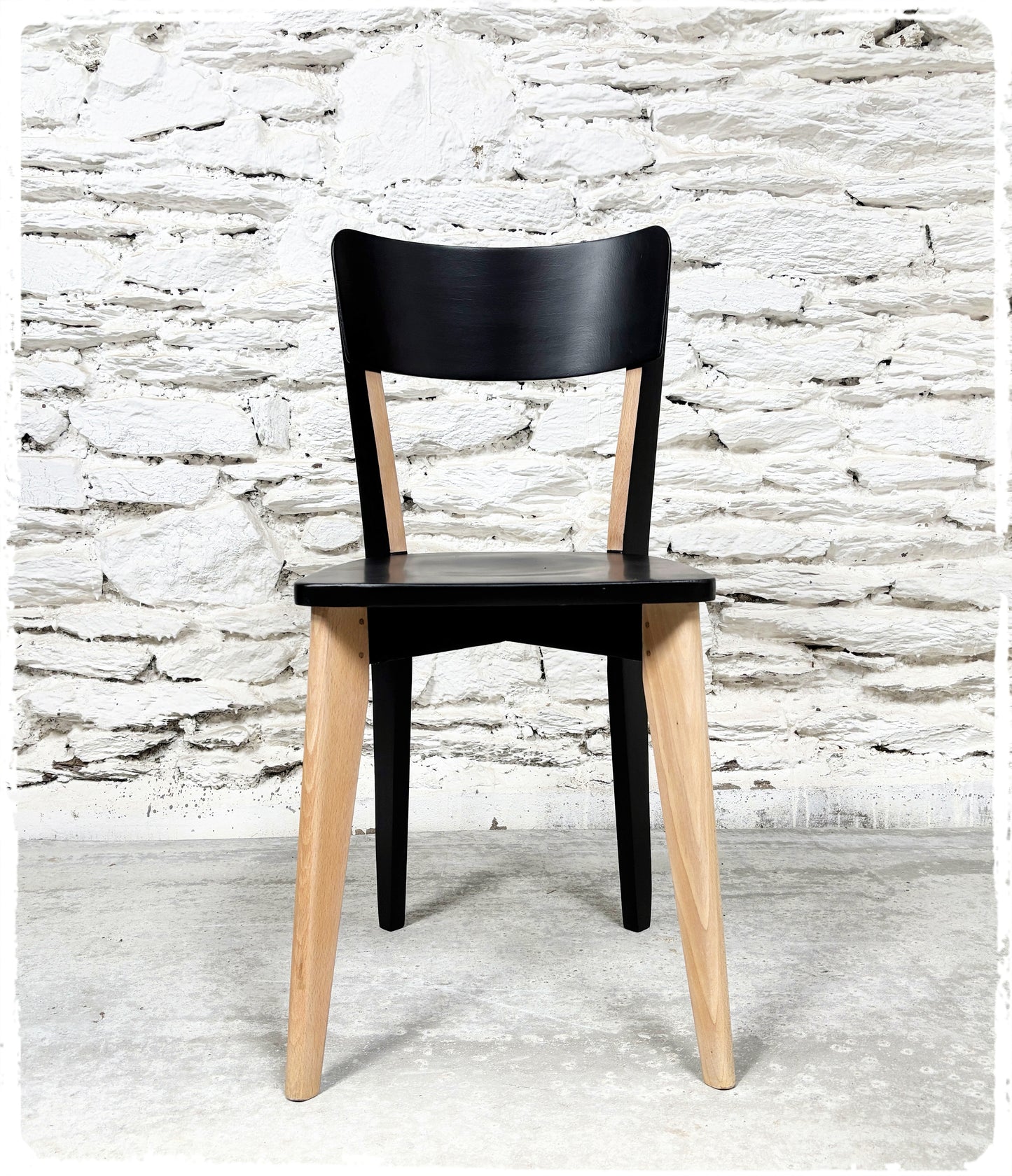 Suite de 4 Chaises Bistrot Vintage Dépareillées Revisitées