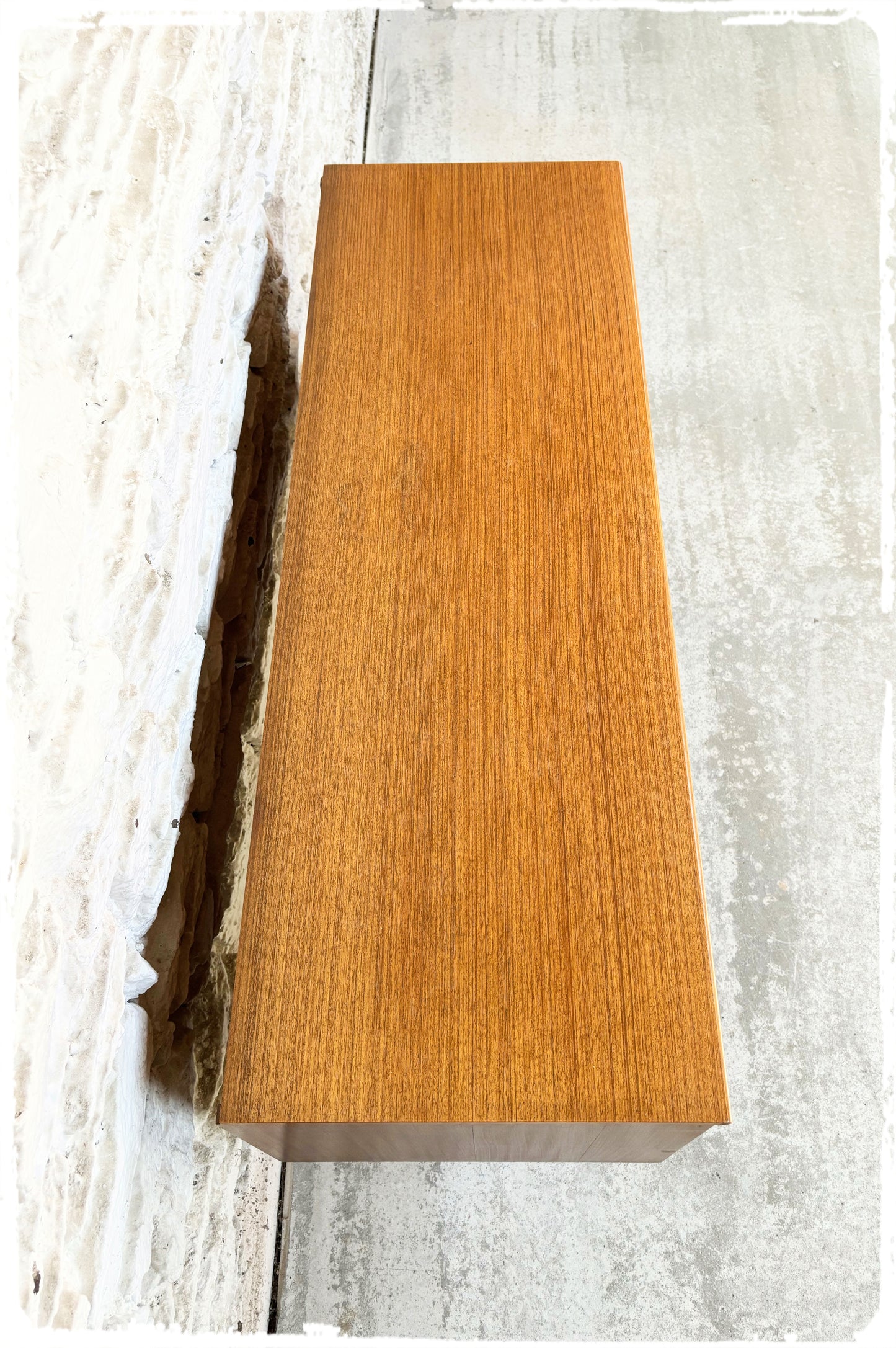 Petite Enfilade Basse Austinsuite Vintage Style Scandinave en Teck