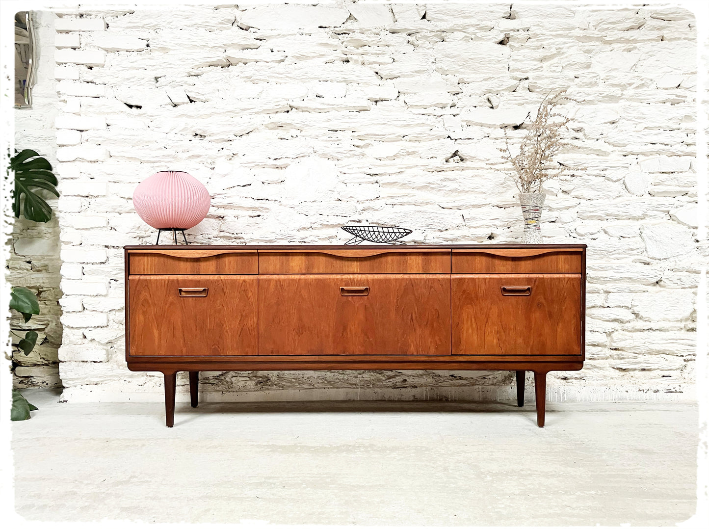 Enfilade Sideboard Vintage Midcentury en Teck