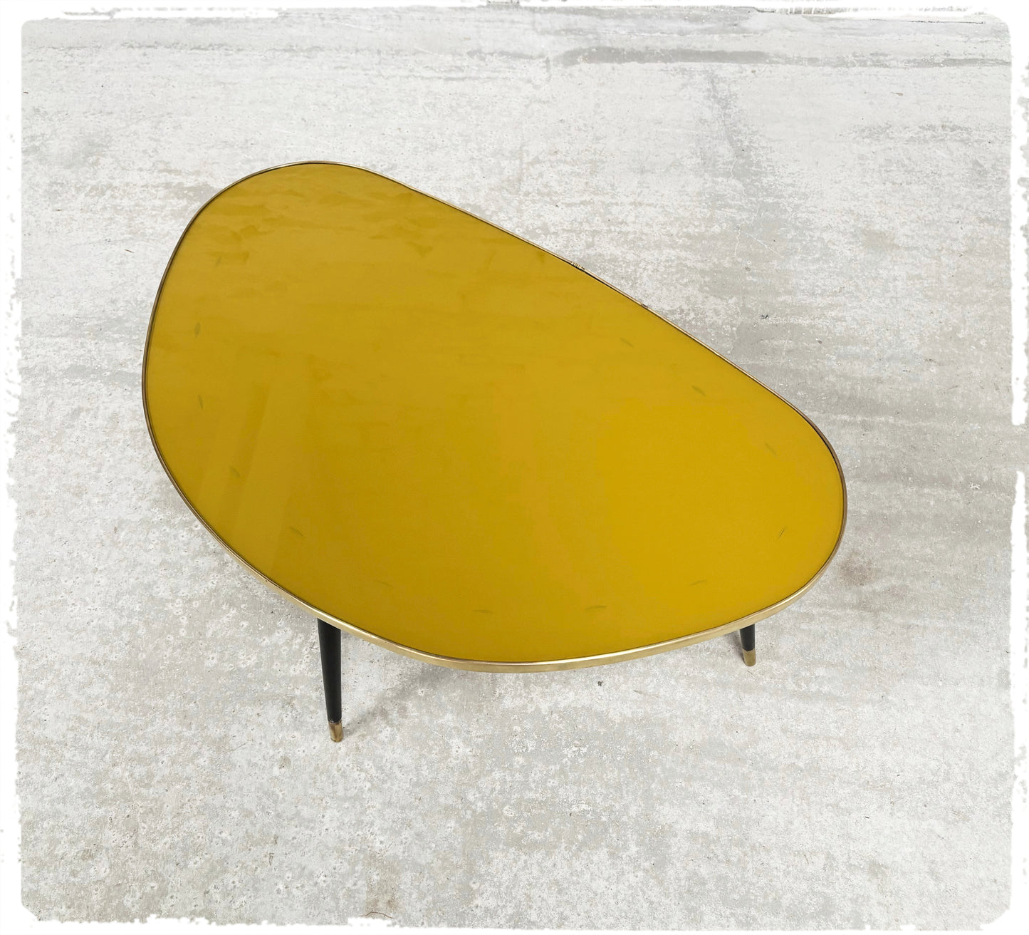 Table Basse Tripode Vintage Forme Libre Revisitée