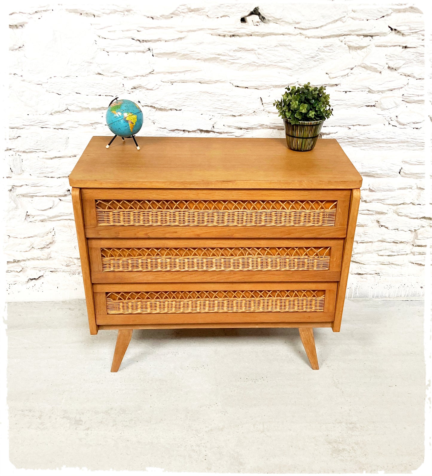 Commode Vintage Pieds Compas Bois et Rotin