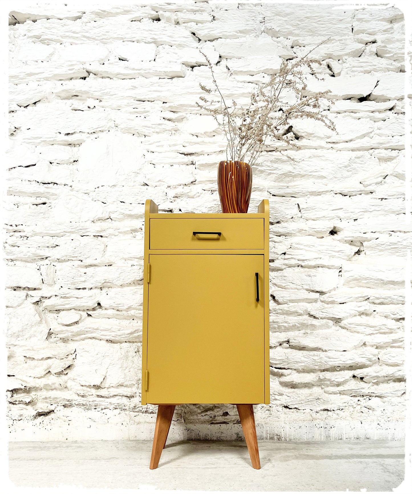 Meuble d'Appoint Rangement Vintage Pieds Compas Revisité