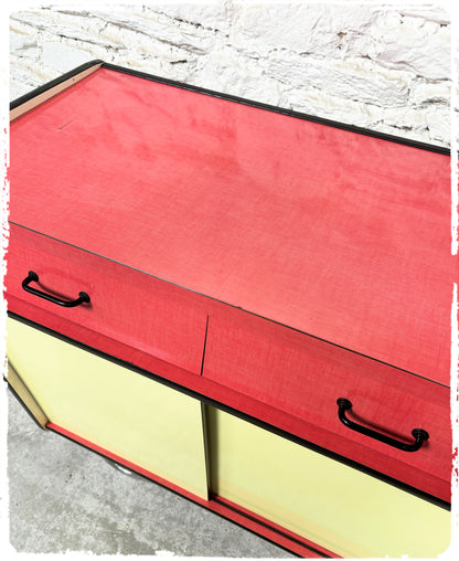 Buffet Vintage en Formica Jaune et Rouge Pieds Métal