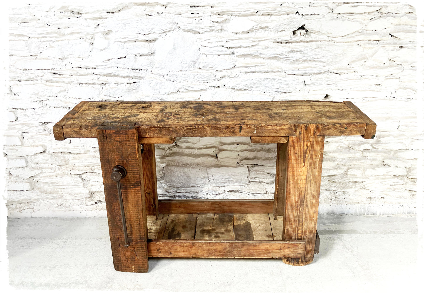 Ancien Établi de Menuisier en Bois Massif