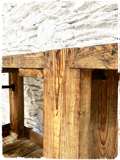 Ancien Établi de Menuisier en Bois Massif