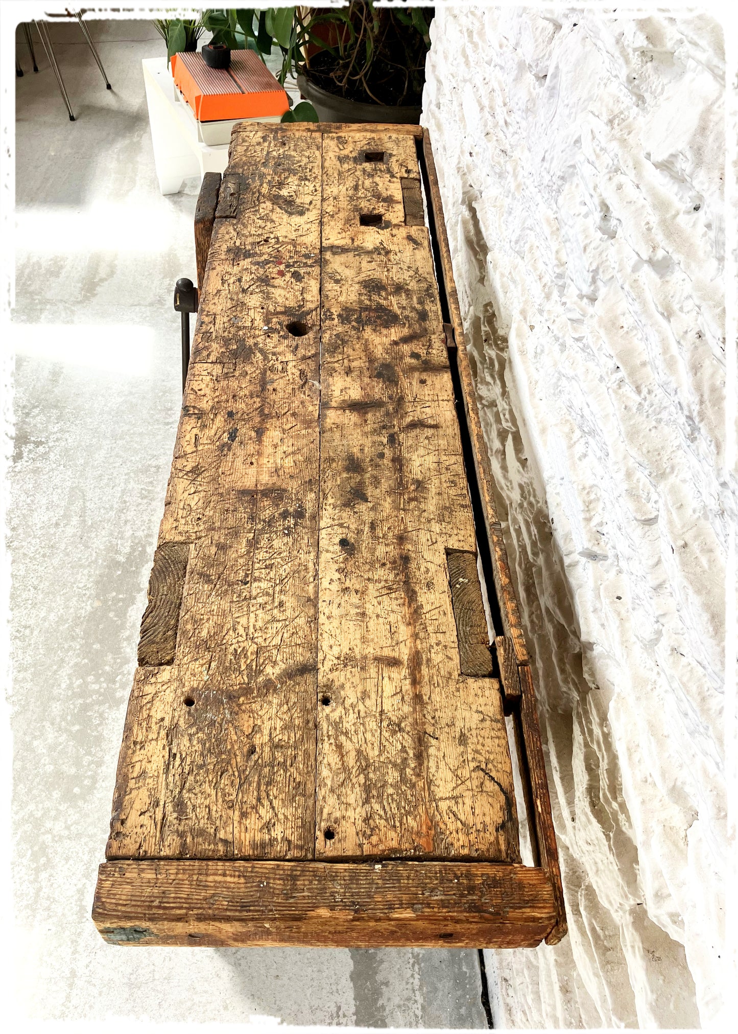 Ancien Établi de Menuisier en Bois Massif