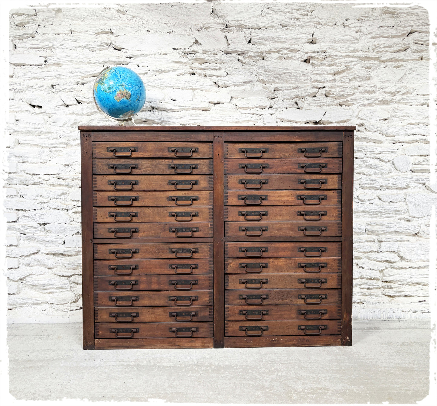 Ancien Grand Meuble de Métier d'Imprimeur Vintage Chêne 24 Tiroirs
