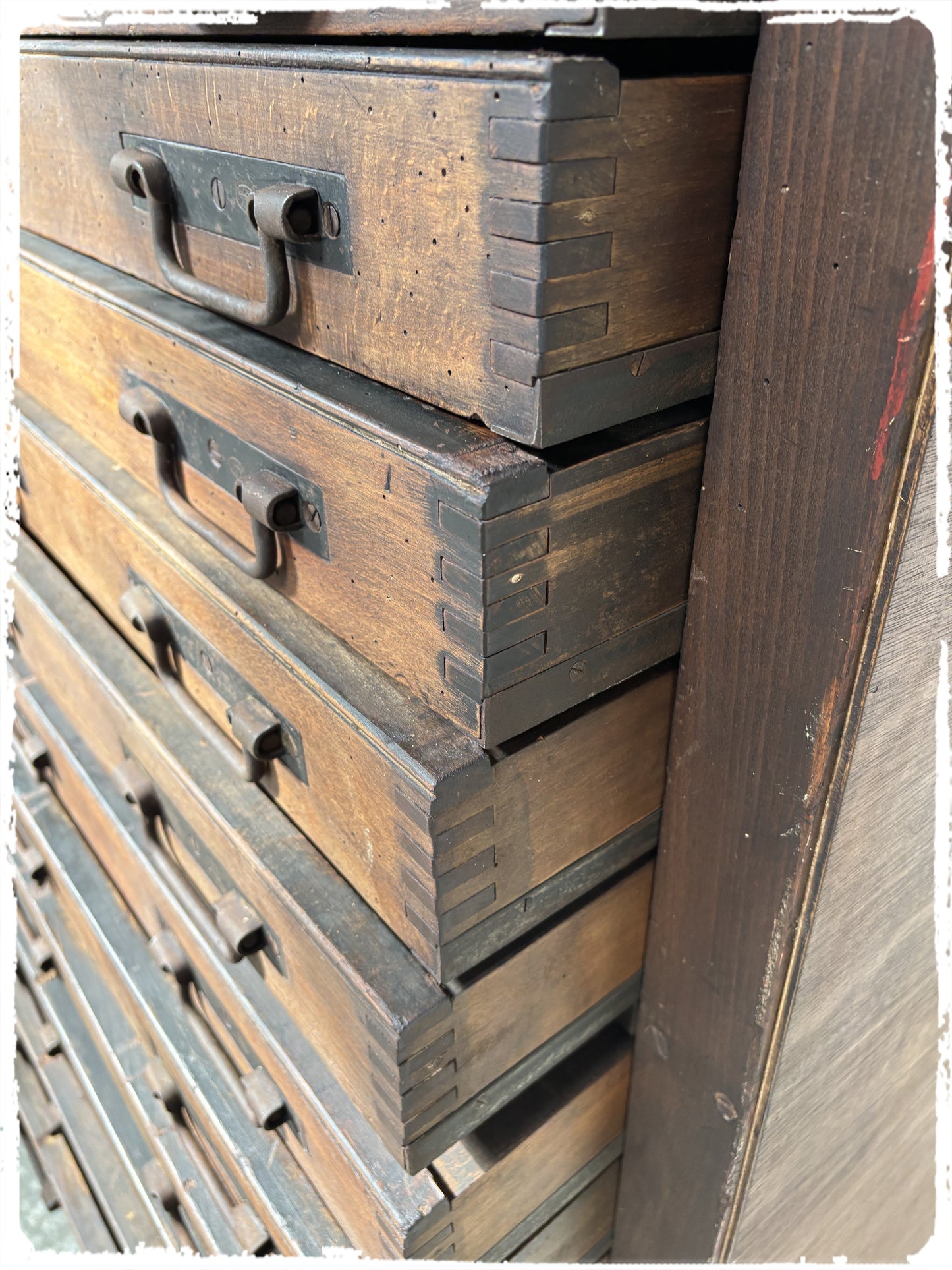 Ancien Grand Meuble de Métier d'Imprimeur Vintage Chêne 24 Tiroirs
