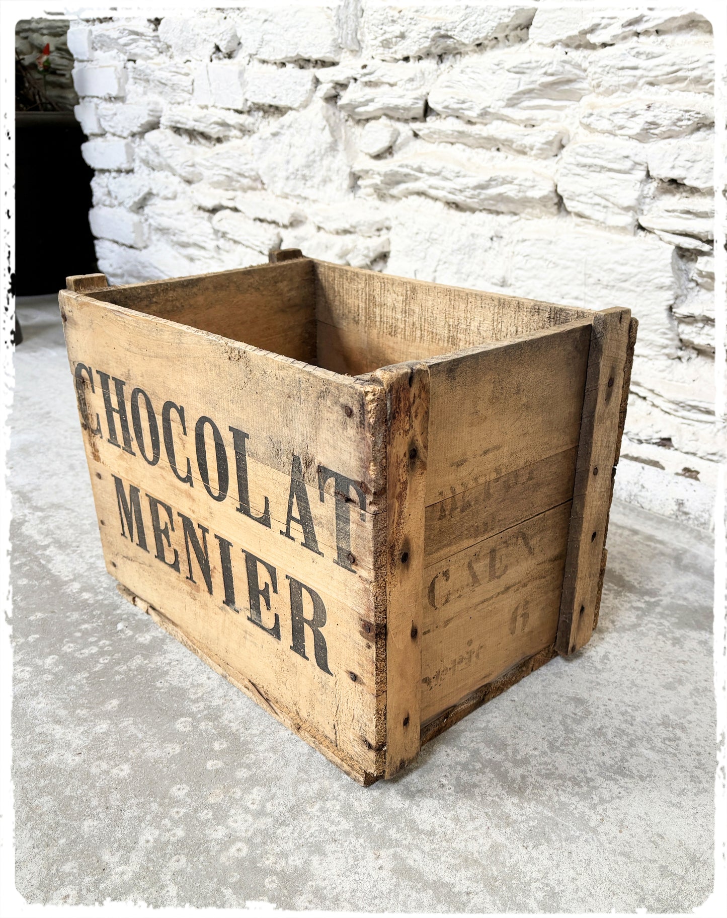 Ancienne Caisse Vintage en Bois Chocolat Menier
