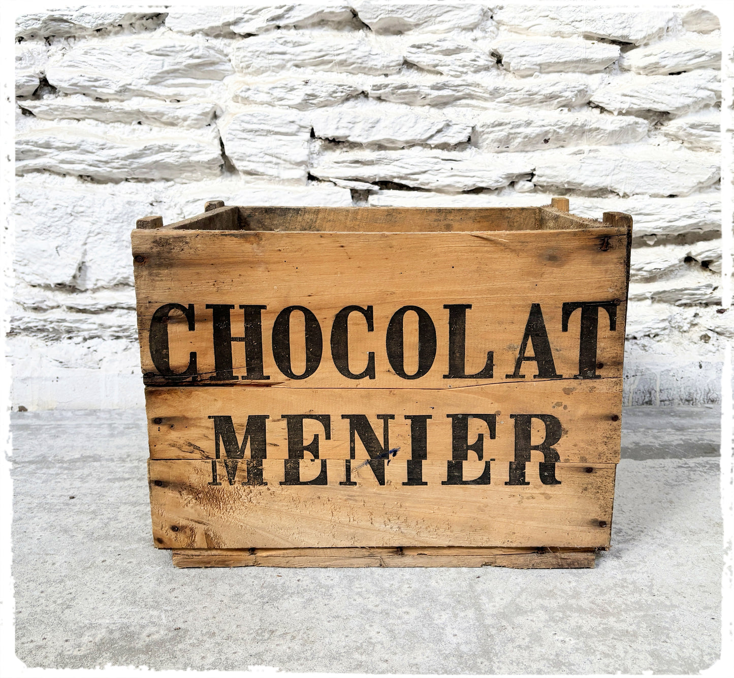 Ancienne Caisse Vintage en Bois Chocolat Menier