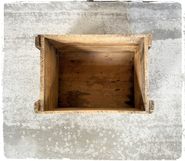 Ancienne Caisse Vintage en Bois Chocolat Menier