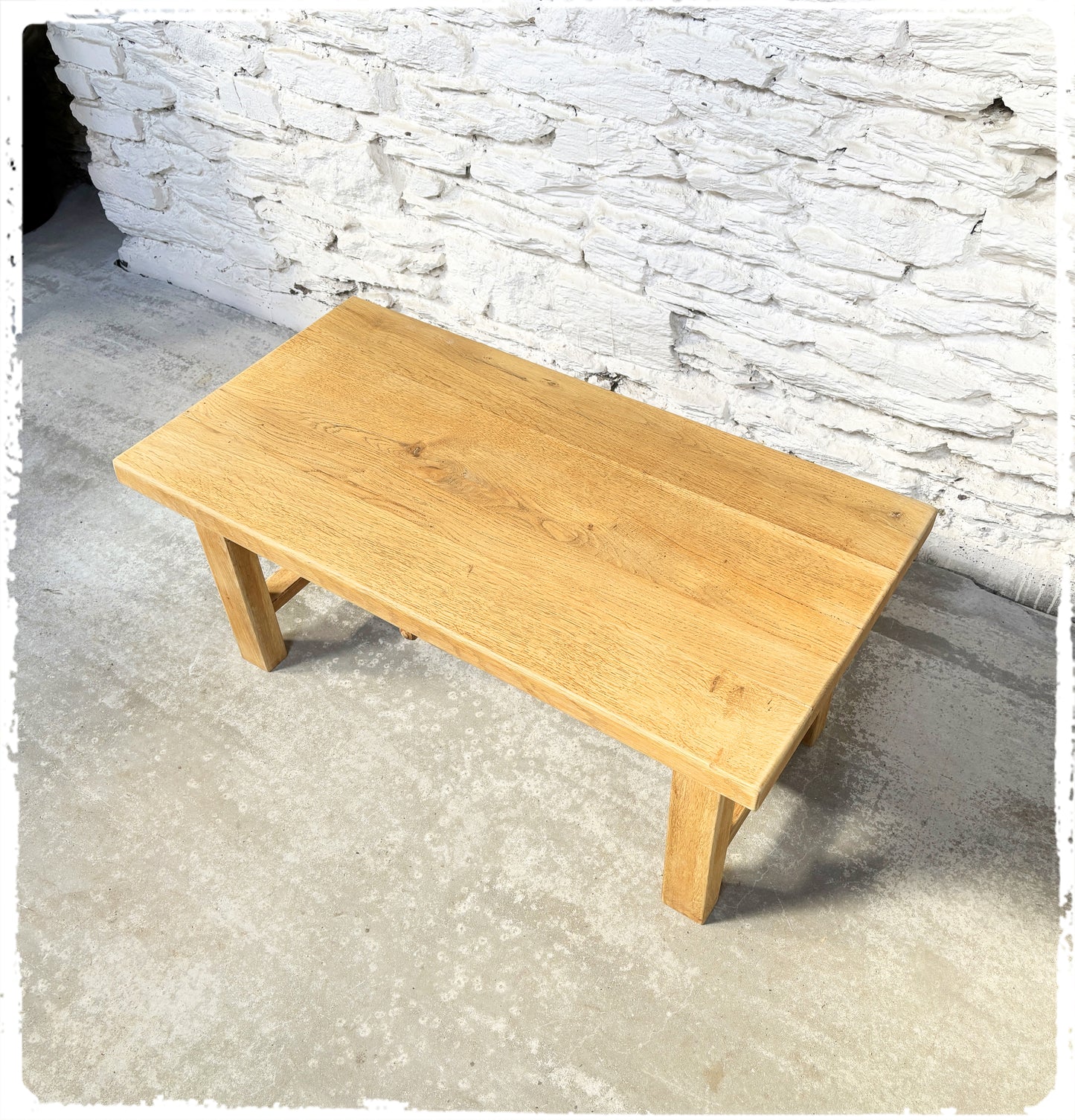 Ancienne Table Basse de Ferme en Chêne Massif