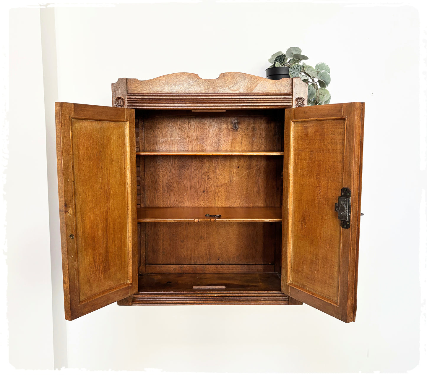 Grande Armoire à Pharmacie Vintage Années 40, 50 en Bois