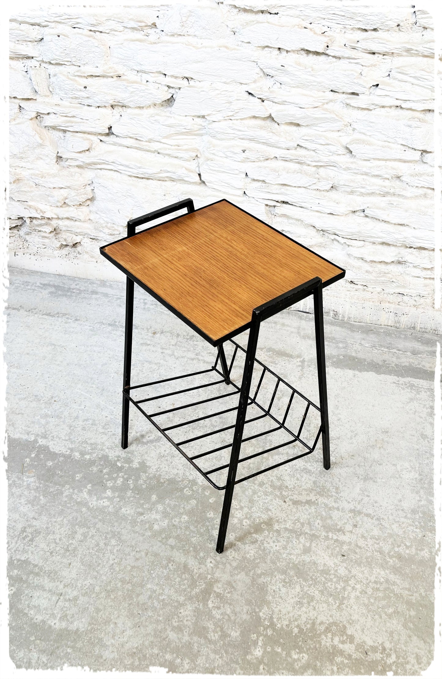 Bout de Canapé Porte Revues Vintage Moderniste
