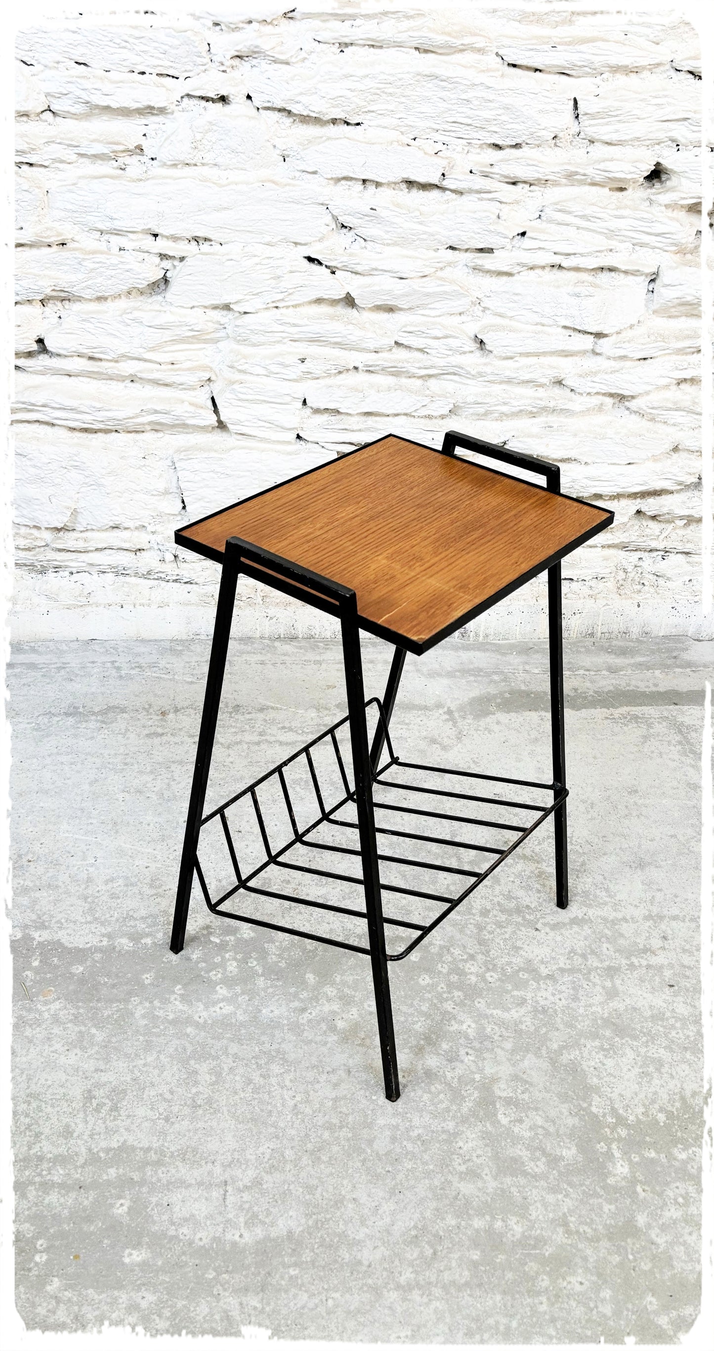 Bout de Canapé Porte Revues Vintage Moderniste