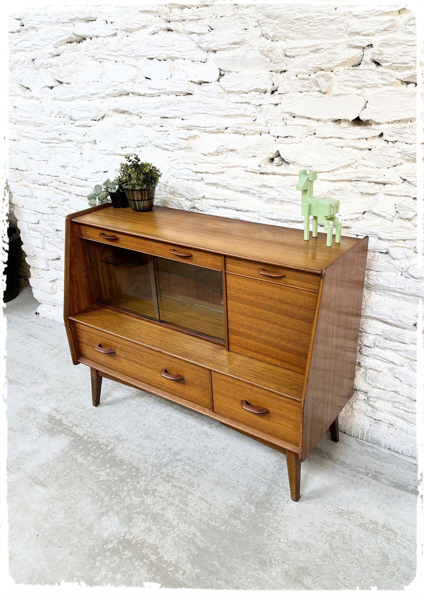 Petit Buffet Vintage G-Plan Pieds Compas