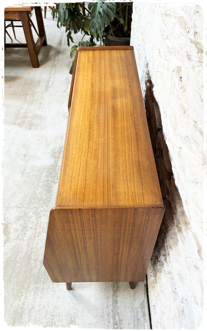 Petit Buffet Vintage G-Plan Pieds Compas