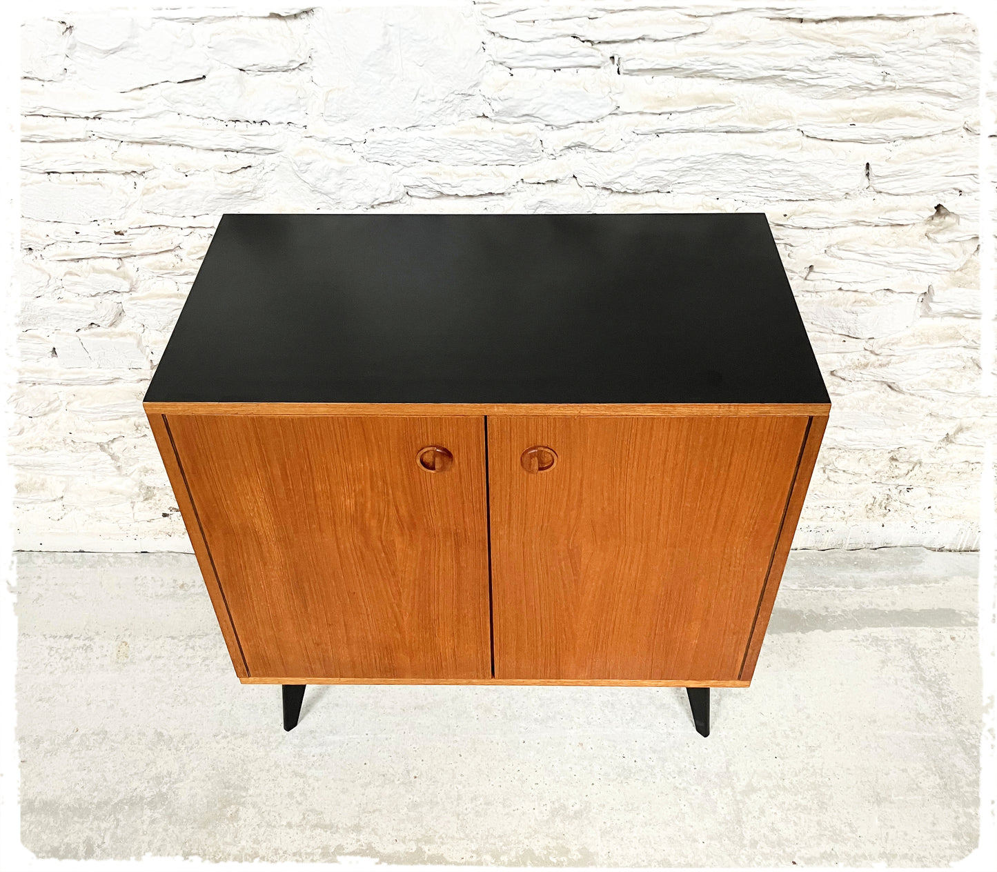 Buffet Vintage Style Scandinave Pieds Compas