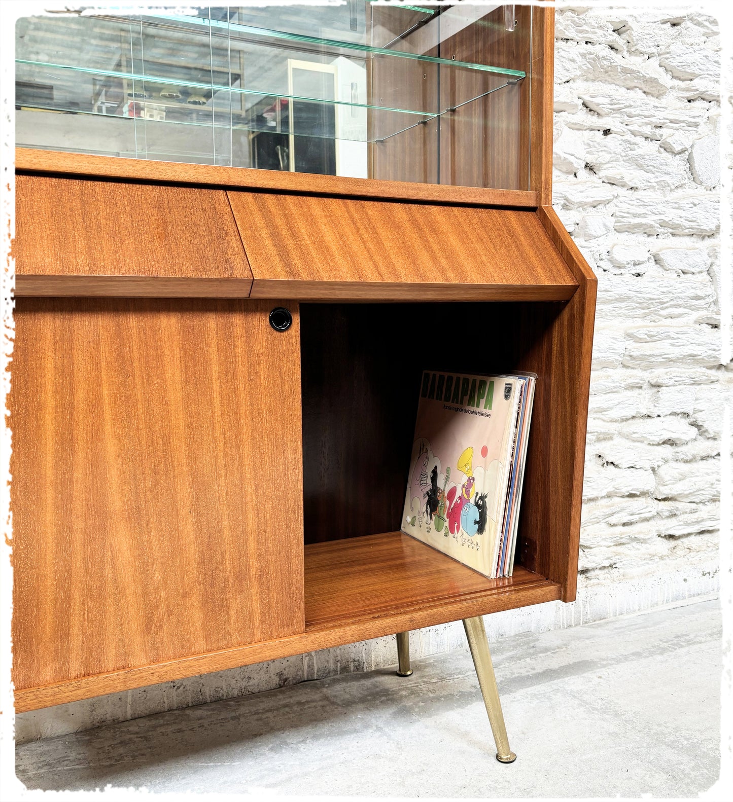 Buffet Vitrine Vintage Pieds Compas Métal Doré