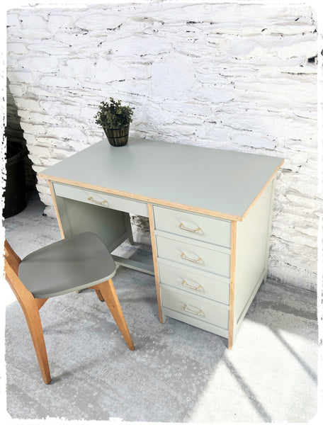 Bureau Vintage Revisité Gris Vert Clair