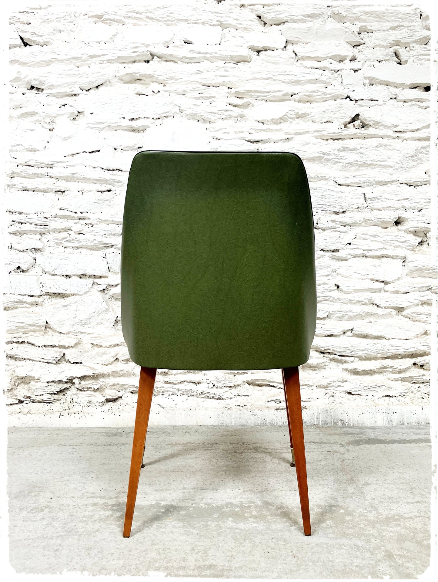 Chaise Cocktail Tonneau Vintage Unifa
