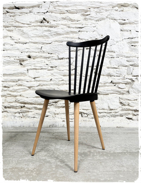 Chaises Bistrot Vintage Dépareillées Revisitées