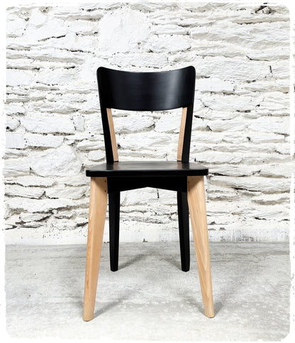 Suite de 4 Chaises Bistrot Vintage Dépareillées Revisitées