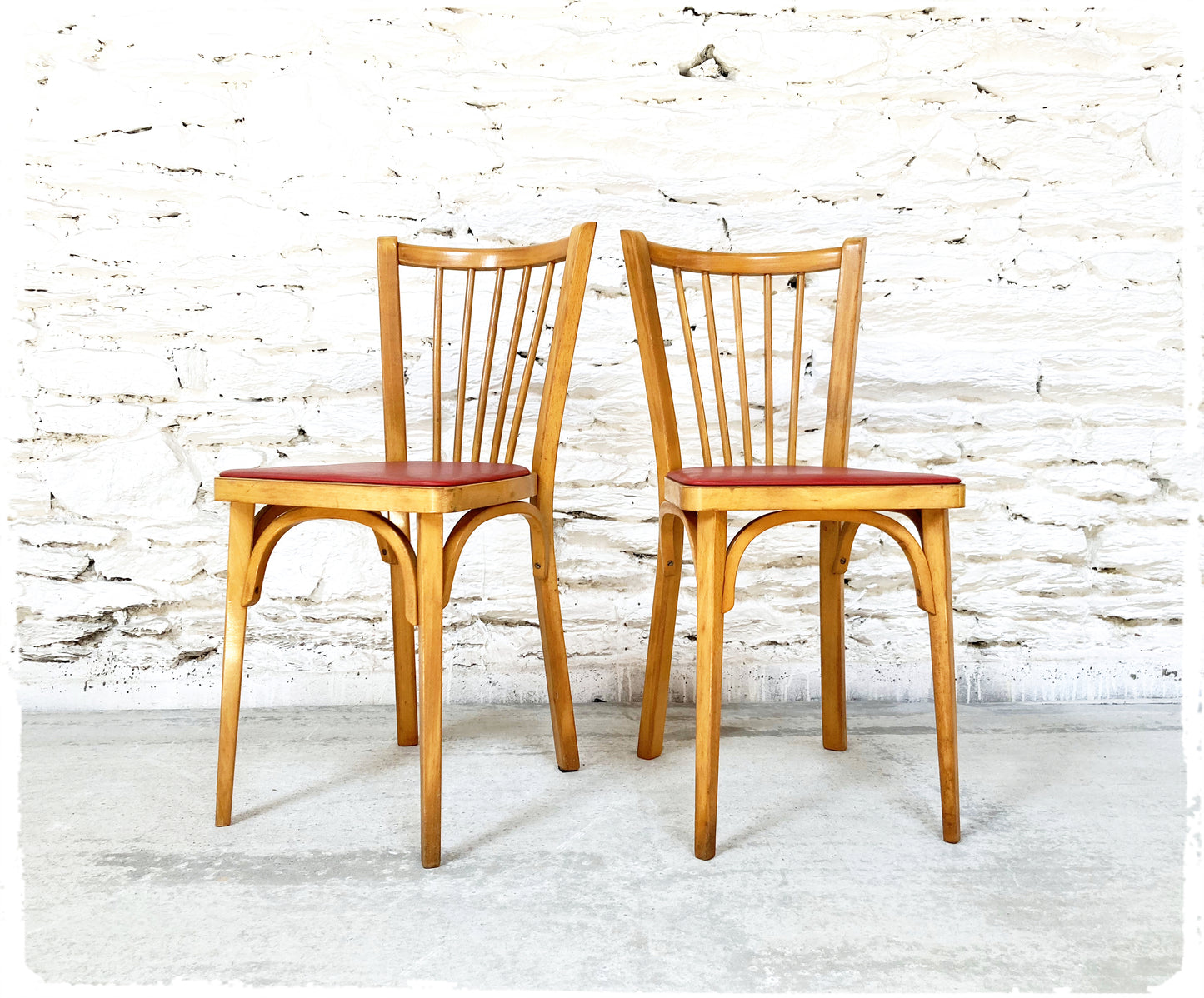 Paire de Chaises Bistrot Vintage Baumann Modèle "153"