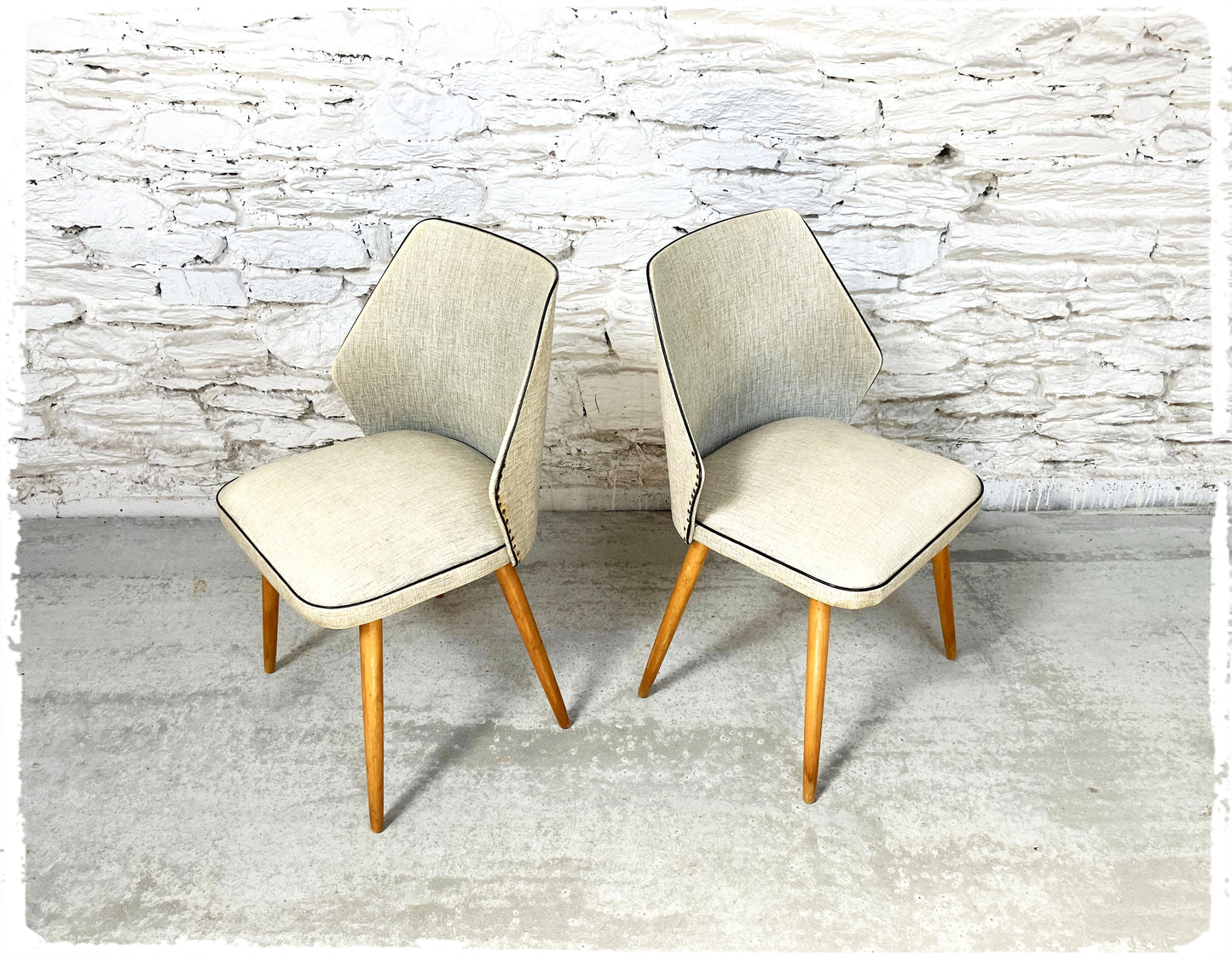 Paire de Chaises Cocktail Vintage Pieds Compas