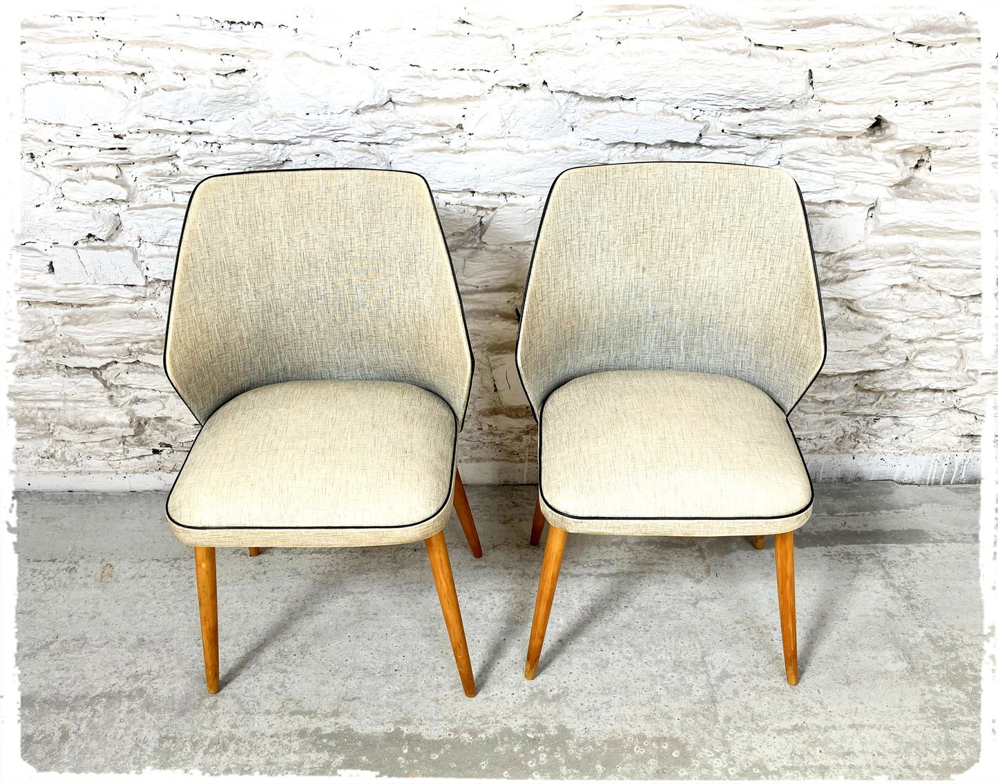 Paire de Chaises Cocktail Vintage Pieds Compas