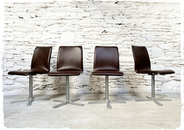 Ensemble de 4 Chaises Vintage 70s Pivotantes Skaï Pieds Croix en Métal