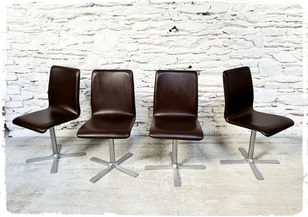 Ensemble de 4 Chaises Vintage 70s Pivotantes Skaï Pieds Croix en Métal