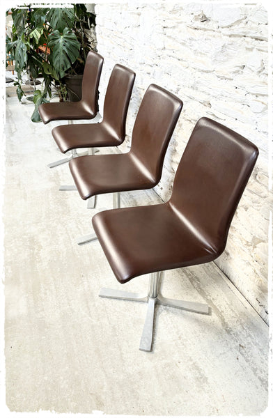 Ensemble de 4 Chaises Vintage 70s Pivotantes Skaï Pieds Croix en Métal