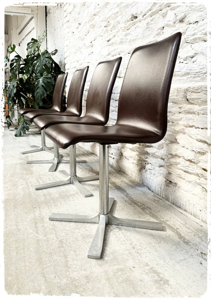 Ensemble de 4 Chaises Vintage 70s Pivotantes Skaï Pieds Croix en Métal