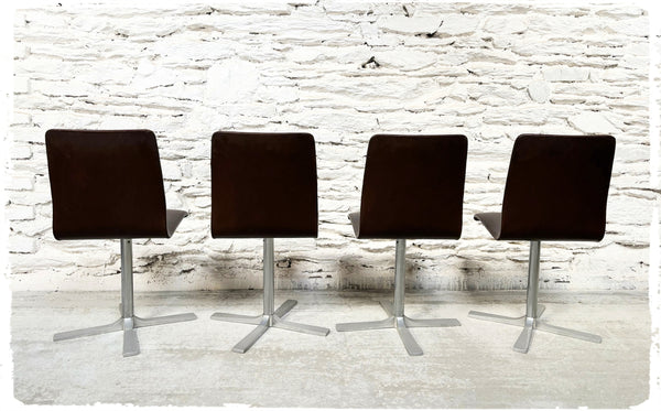 Ensemble de 4 Chaises Vintage 70s Pivotantes Skaï Pieds Croix en Métal