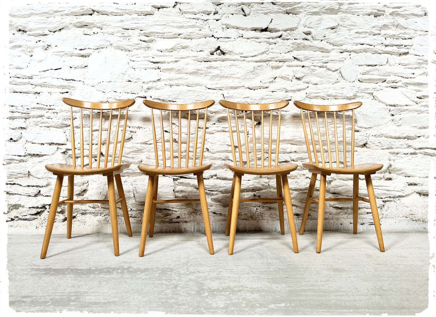 Suite de 4 Chaises Vintage Pieds Compas Style Scandinave