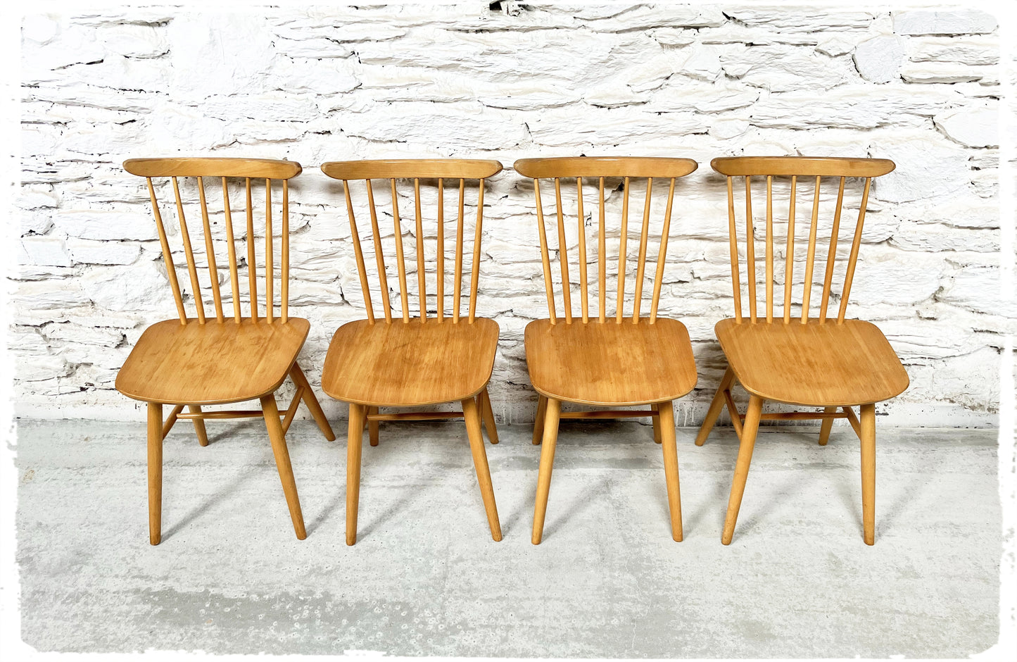 Suite de 4 Chaises Vintage Pieds Compas Style Scandinave