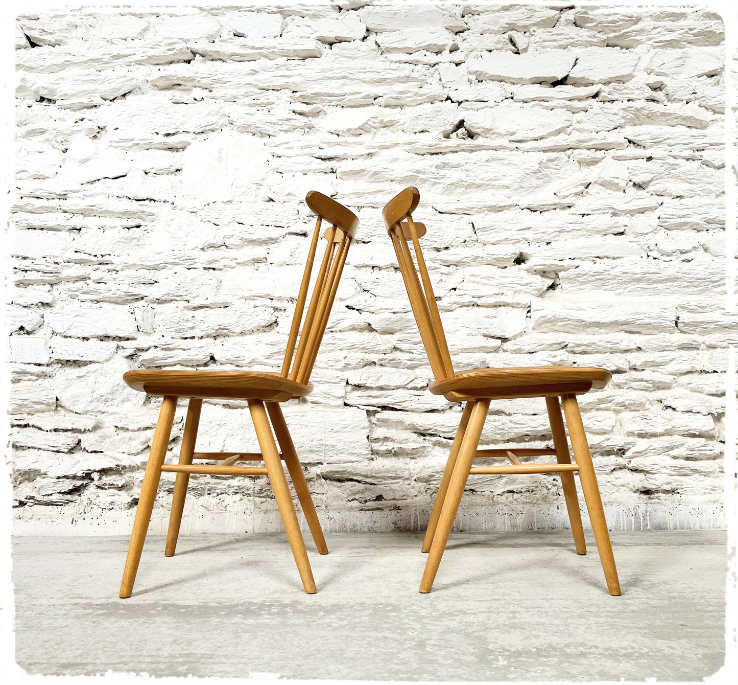 Suite de 4 Chaises Vintage Pieds Compas Style Scandinave