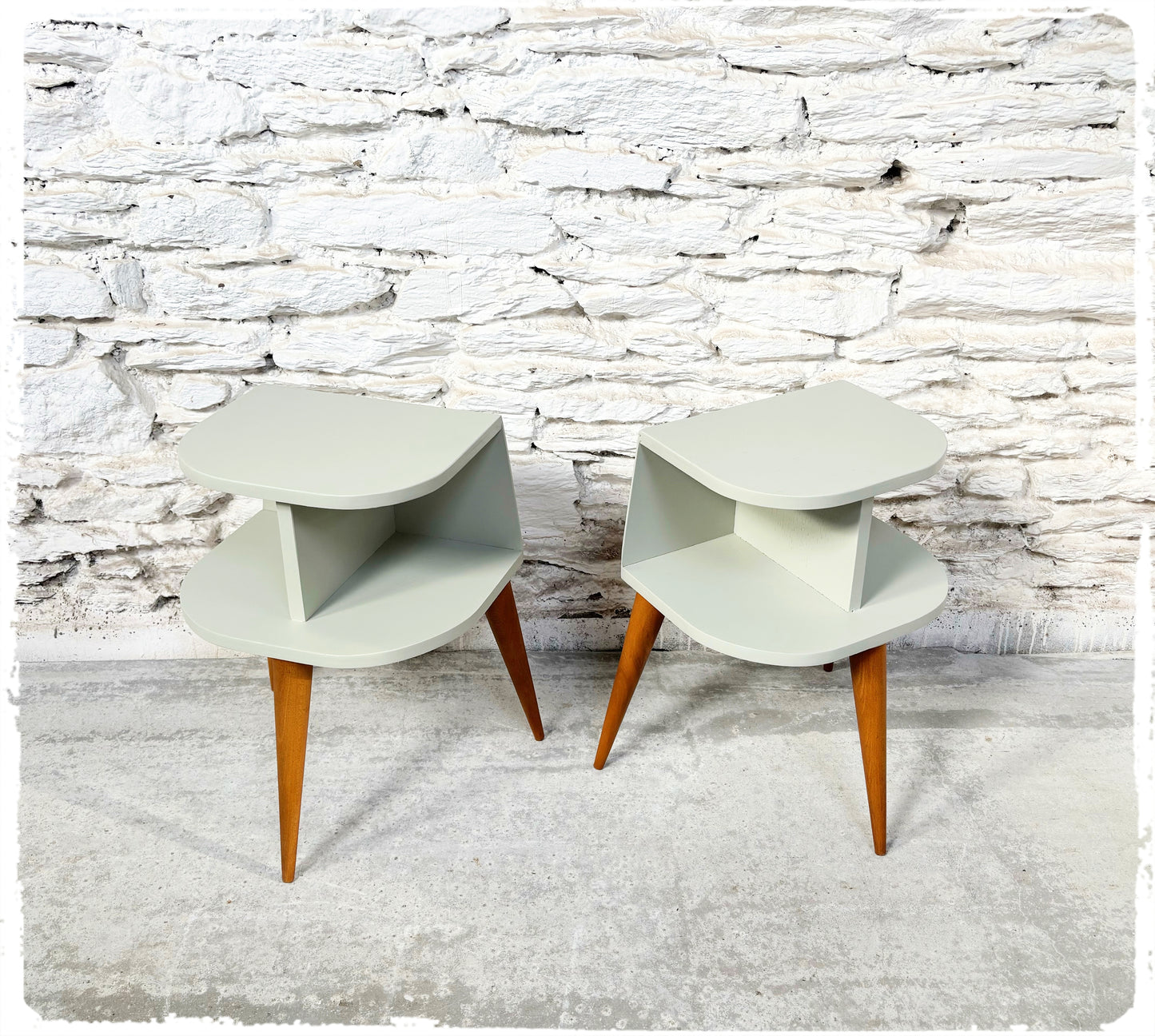 Table de Chevet Vintage Tripode Pieds Compas Revisitée Gris Vert Clair