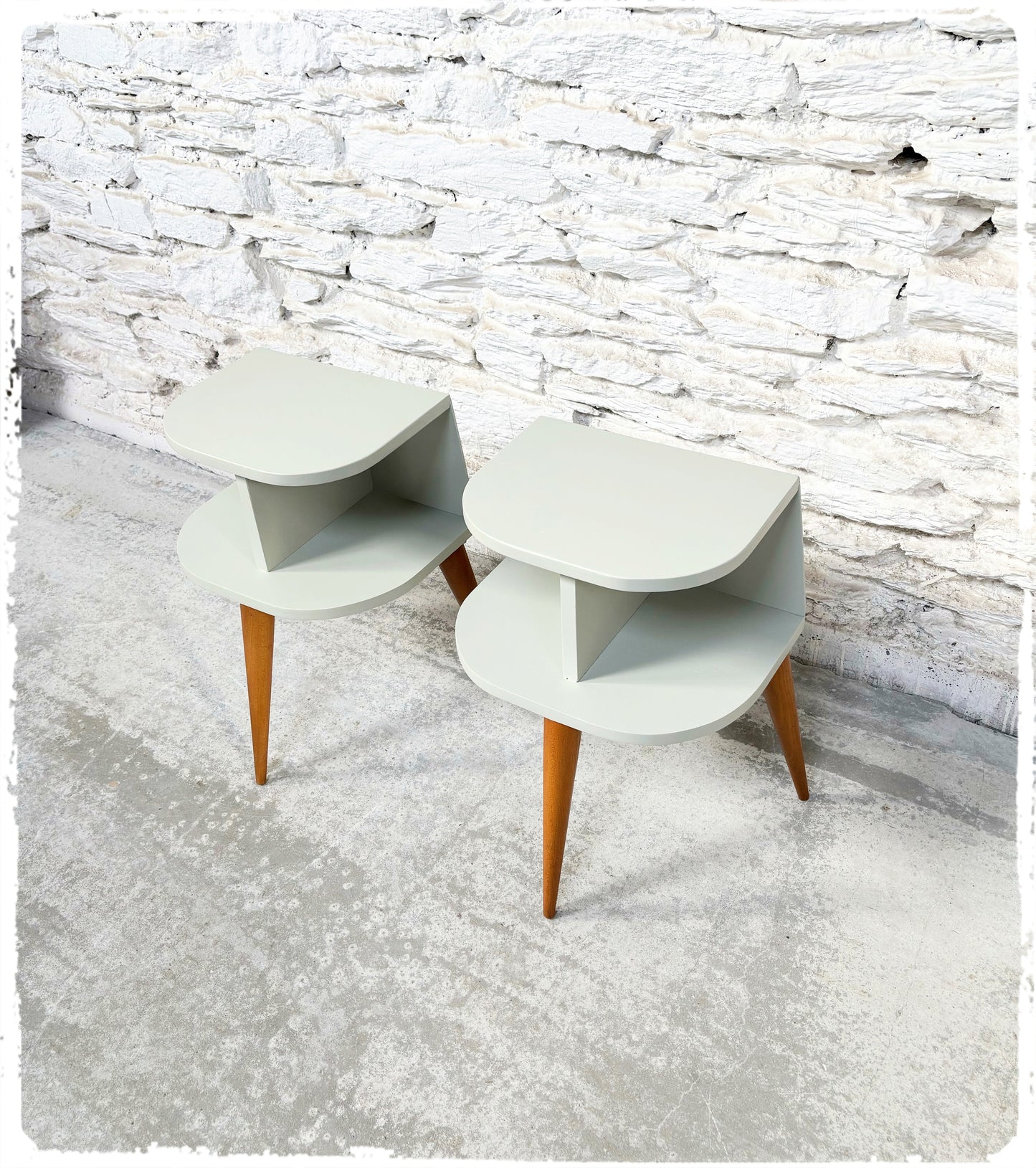 Table de Chevet Vintage Tripode Pieds Compas Revisitée Gris Vert Clair