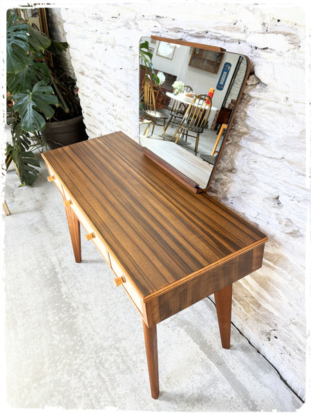Coiffeuse Bureau Vintage Morris of Glasgow en Noyer Pieds Compas