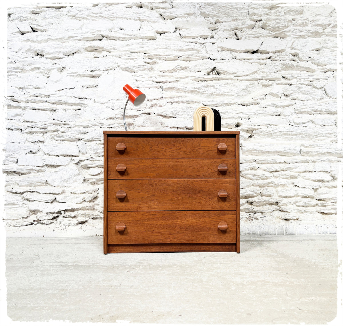 Commode Vintage en Teck Stag Furniture