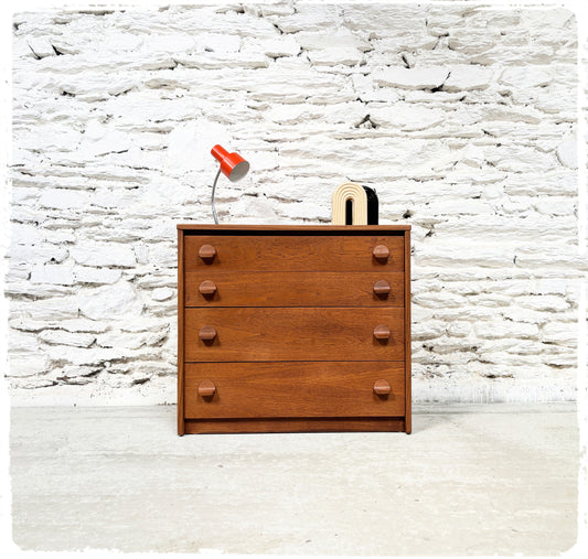 Commode Vintage en Teck Stag Furniture