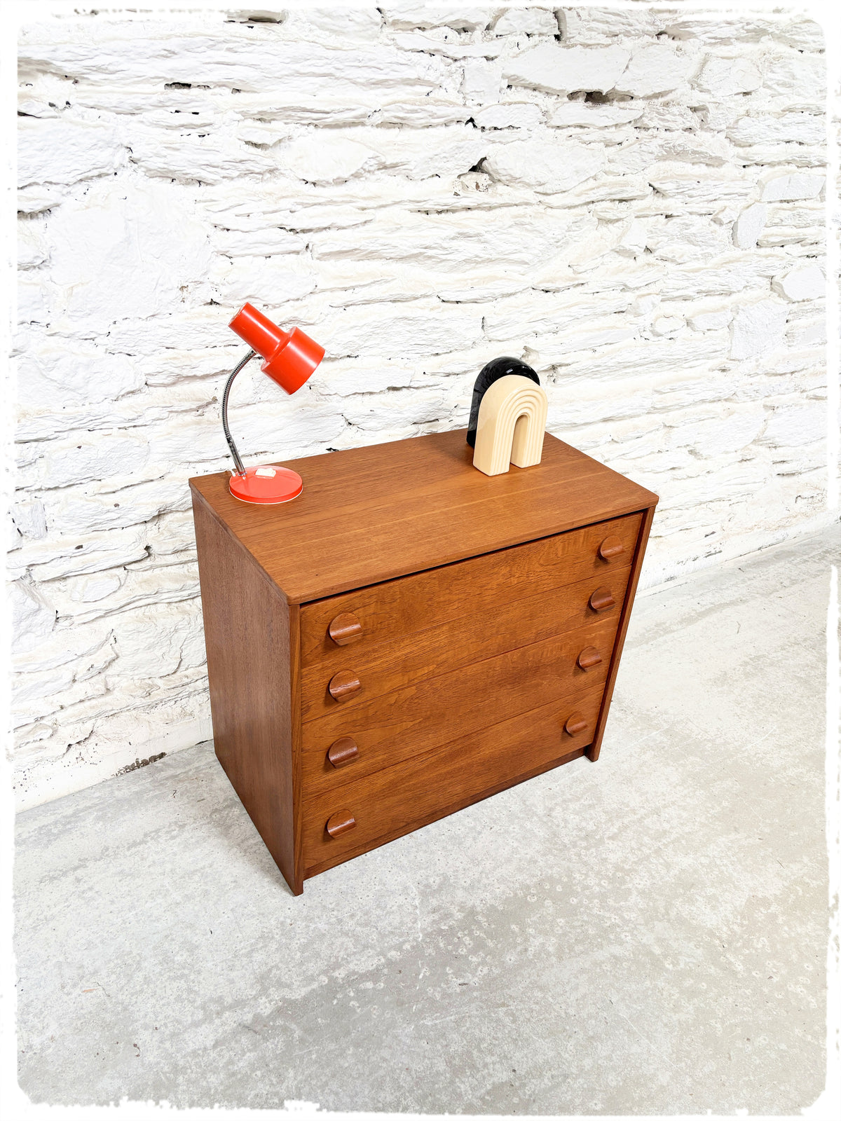 Commode Vintage en Teck Stag Furniture