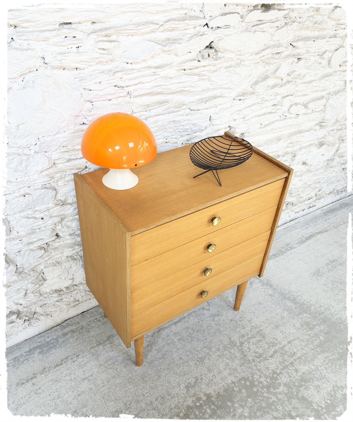 Commode Vintage Pieds Fuseaux Bois Doré