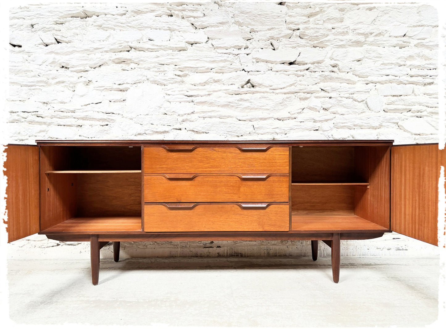 Enfilade Austinsuite Vintage en Teck