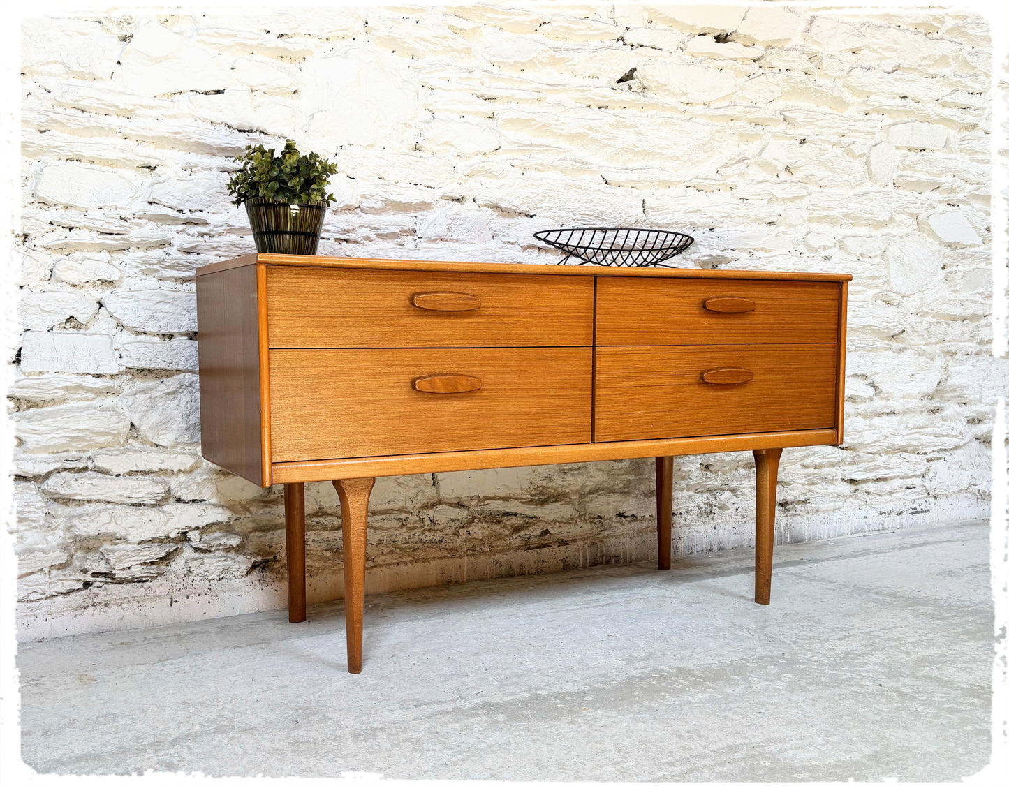 Petite Enfilade Basse Austinsuite Vintage Style Scandinave en Teck