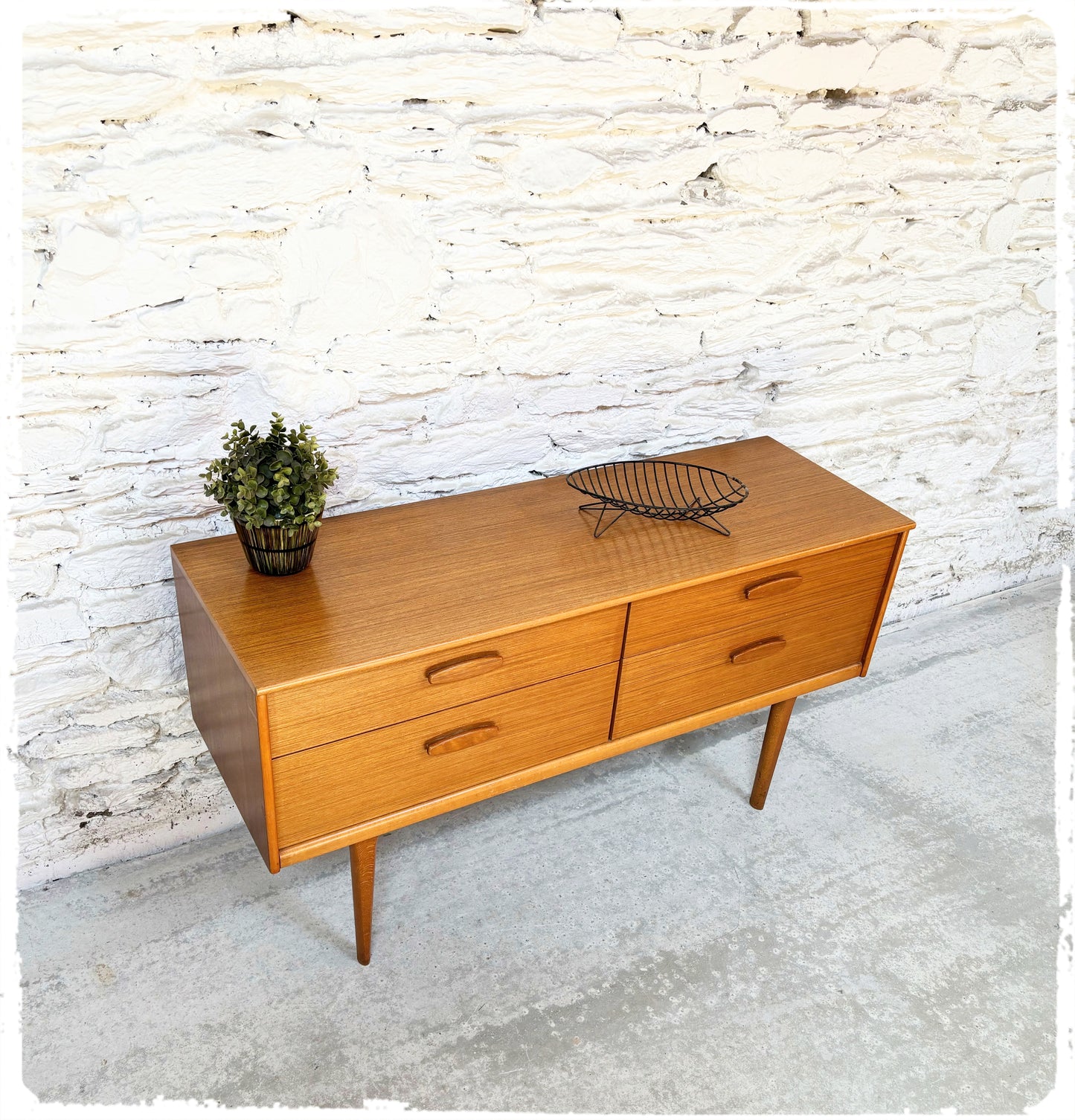 Petite Enfilade Basse Austinsuite Vintage Style Scandinave en Teck