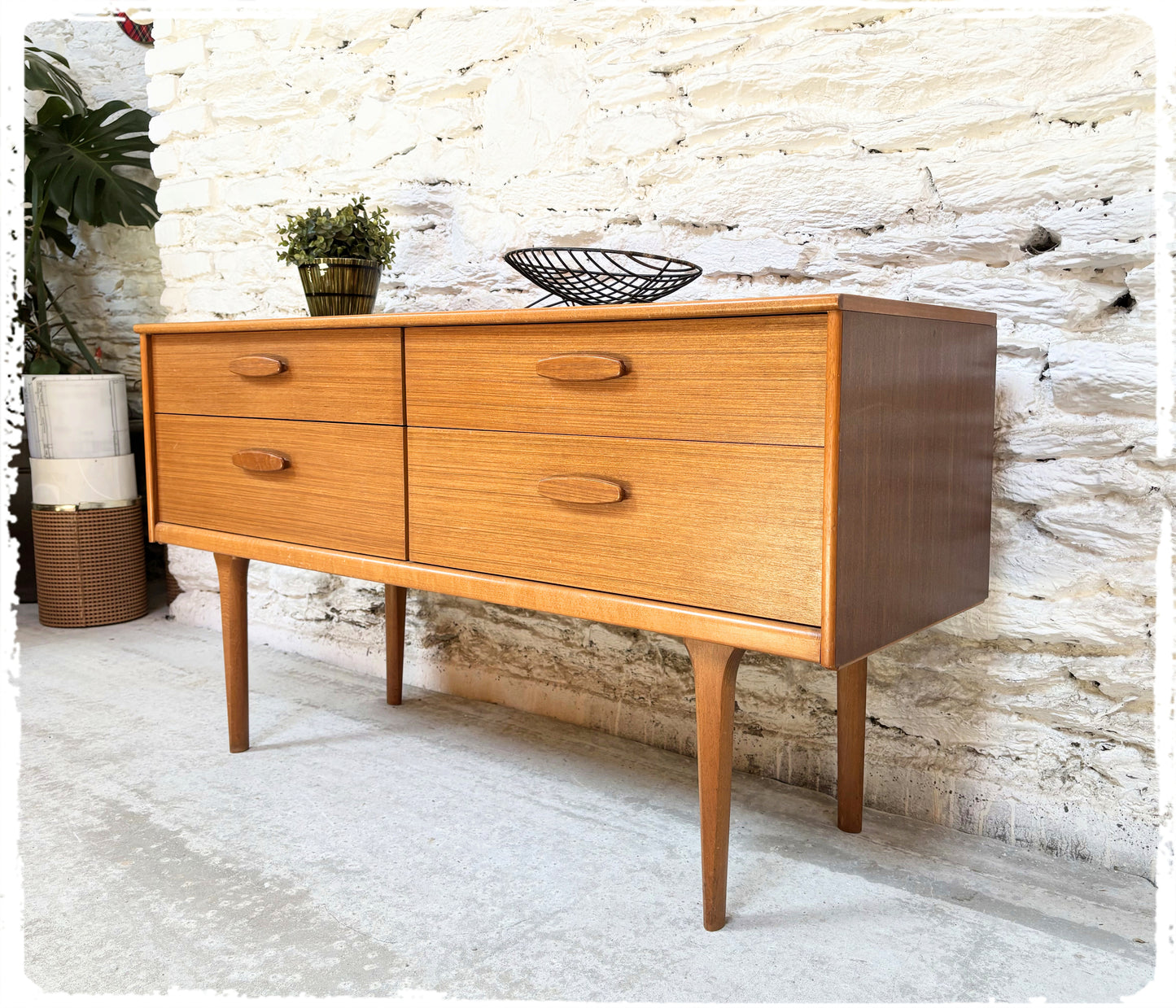 Petite Enfilade Basse Austinsuite Vintage Style Scandinave en Teck
